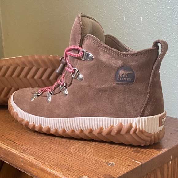 Sorel Out and About Conquest shoes size 5 - Picture 3 of 5